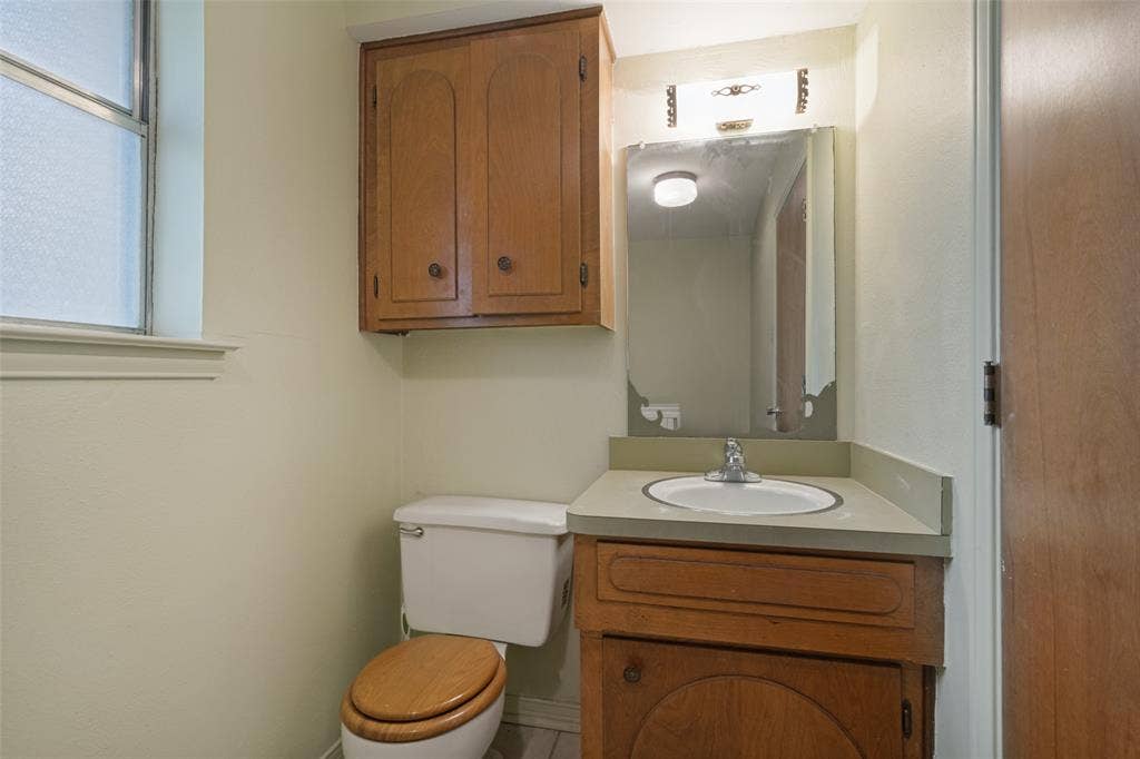 1605 Clear Point Drive, Garland, TX 75041 1605 Clear Point Drive, Garland, TX 75041