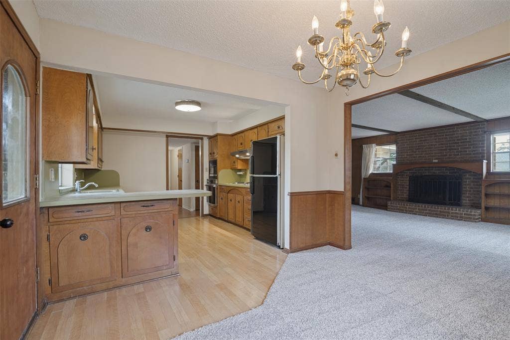 1605 Clear Point Drive, Garland, TX 75041 1605 Clear Point Drive, Garland, TX 75041
