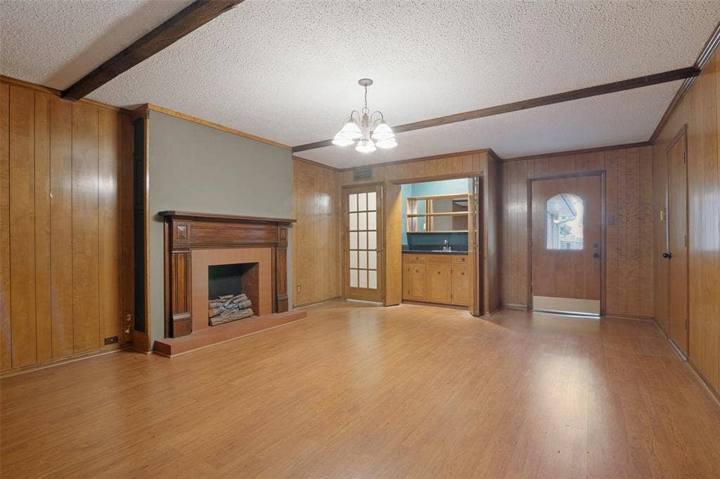 1605 Clear Point Drive, Garland, TX 75041 1605 Clear Point Drive, Garland, TX 75041