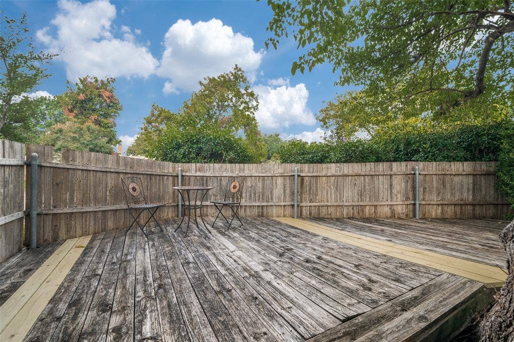 1605 Clear Point Drive, Garland, TX 75041 1605 Clear Point Drive, Garland, TX 75041