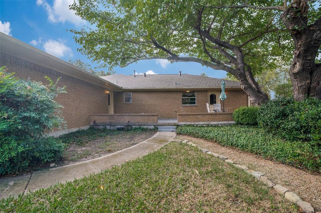 1605 Clear Point Drive, Garland, TX 75041 1605 Clear Point Drive, Garland, TX 75041