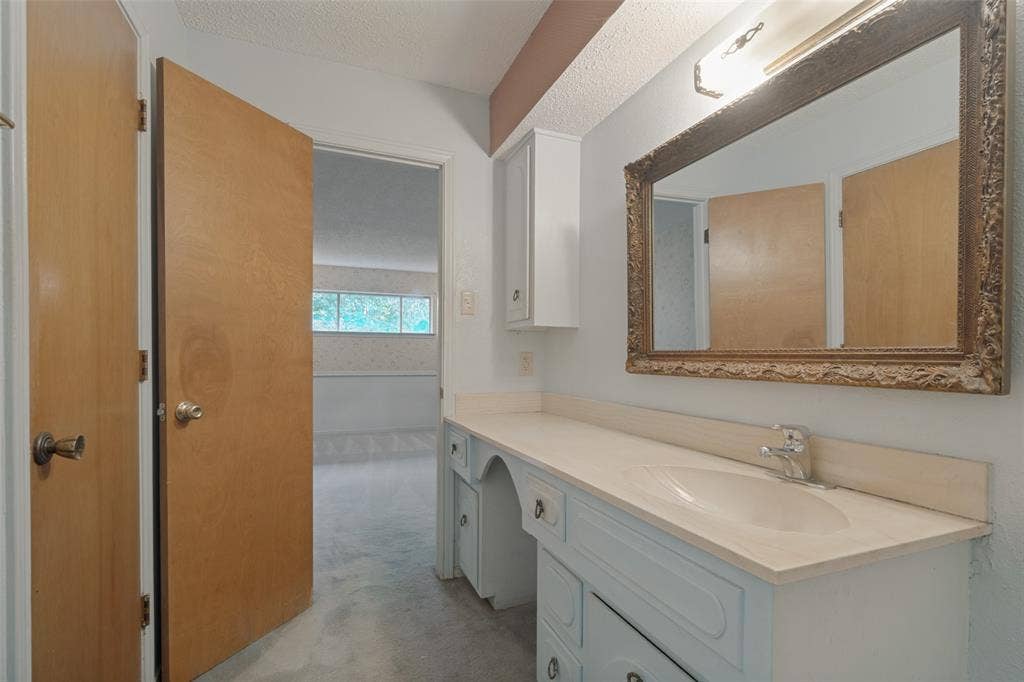1605 Clear Point Drive, Garland, TX 75041 1605 Clear Point Drive, Garland, TX 75041