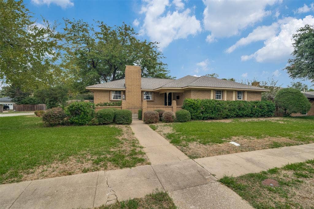 1605 Clear Point Drive, Garland, TX 75041 1605 Clear Point Drive, Garland, TX 75041