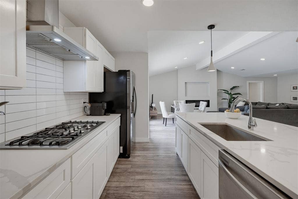 2760 N Hillbrier Circle, Plano, TX 75075 2760 N Hillbrier Circle, Plano, TX 75075
