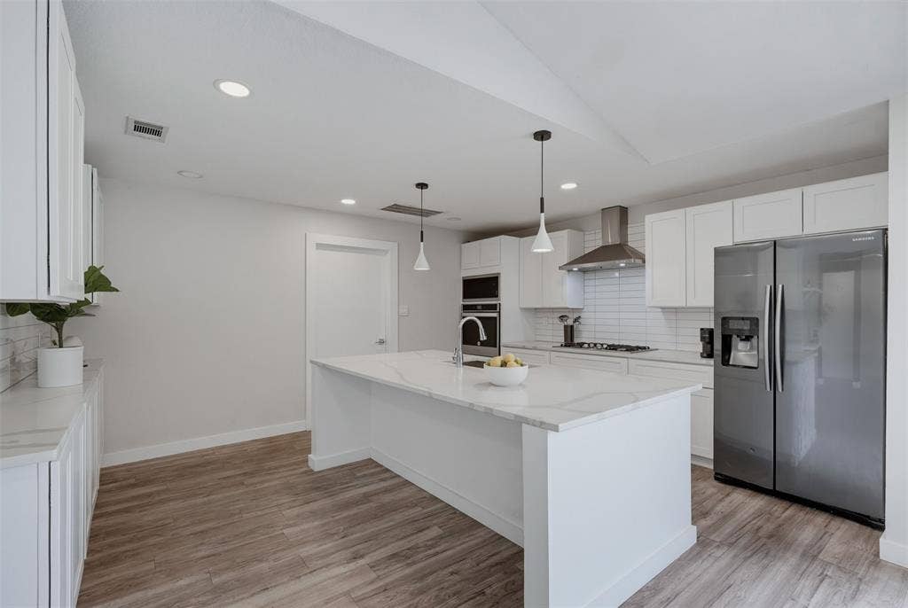 2760 N Hillbrier Circle, Plano, TX 75075 2760 N Hillbrier Circle, Plano, TX 75075