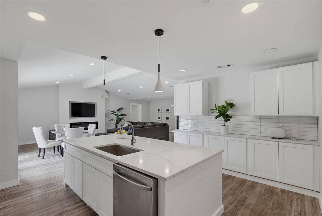 2760 N Hillbrier Circle, Plano, TX 75075 2760 N Hillbrier Circle, Plano, TX 75075
