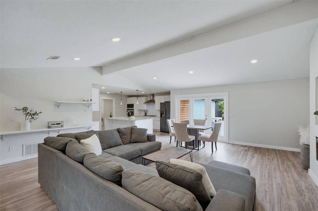 2760 N Hillbrier Circle, Plano, TX 75075 2760 N Hillbrier Circle, Plano, TX 75075