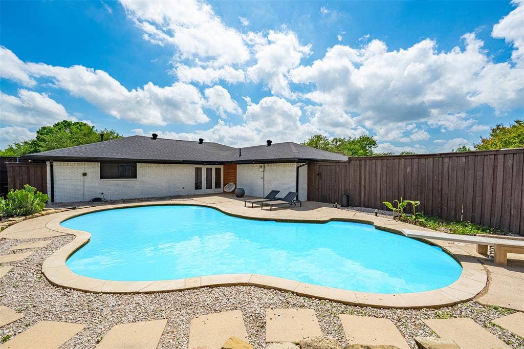 2760 N Hillbrier Circle, Plano, TX 75075 2760 N Hillbrier Circle, Plano, TX 75075