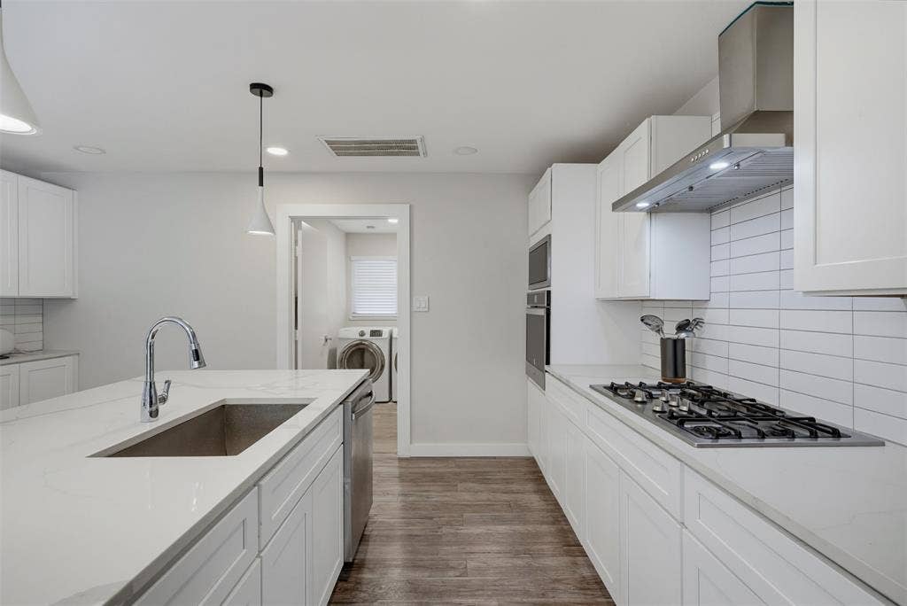2760 N Hillbrier Circle, Plano, TX 75075 2760 N Hillbrier Circle, Plano, TX 75075