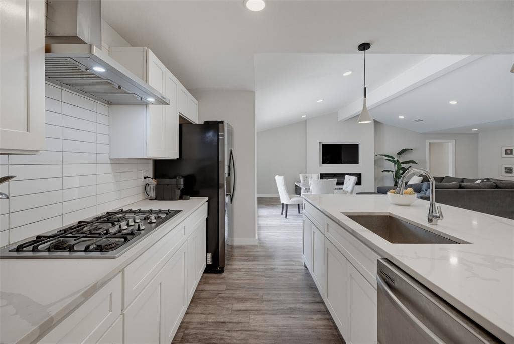 2760 N Hillbrier Circle, Plano, TX 75075 2760 N Hillbrier Circle, Plano, TX 75075