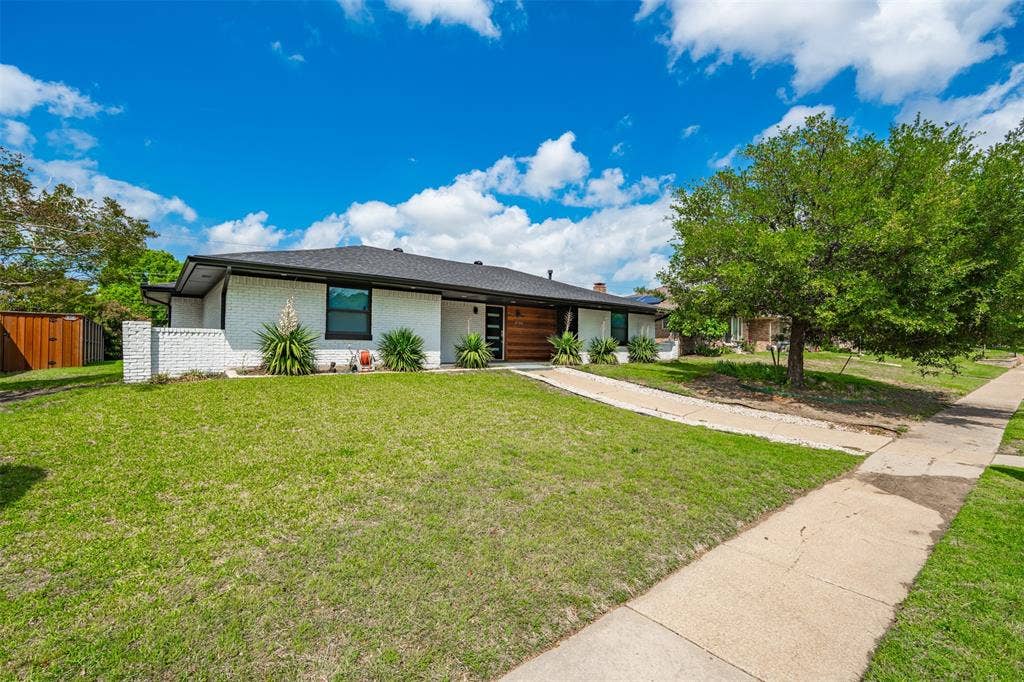 2760 N Hillbrier Circle, Plano, TX 75075 2760 N Hillbrier Circle, Plano, TX 75075