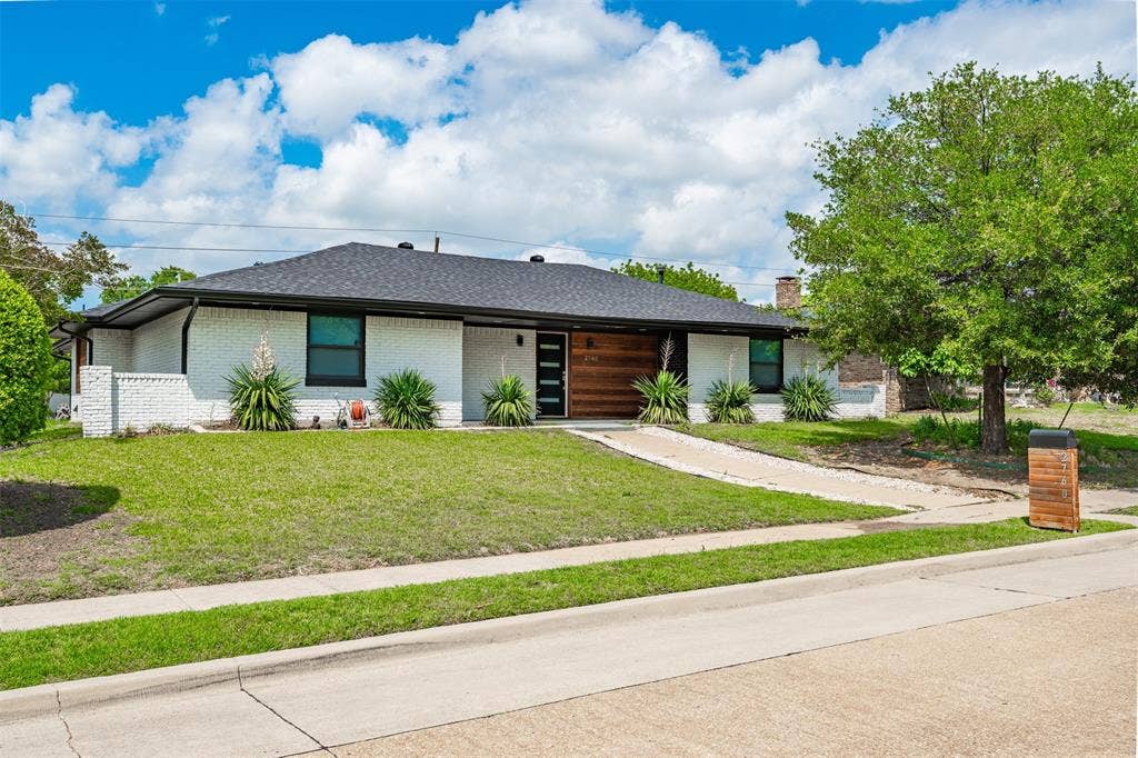 2760 N Hillbrier Circle, Plano, TX 75075 2760 N Hillbrier Circle, Plano, TX 75075