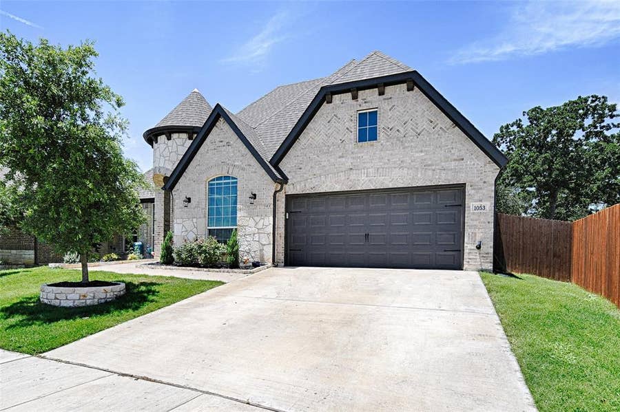 Property photo for 1053 Legacy Oaks, Joshua, TX