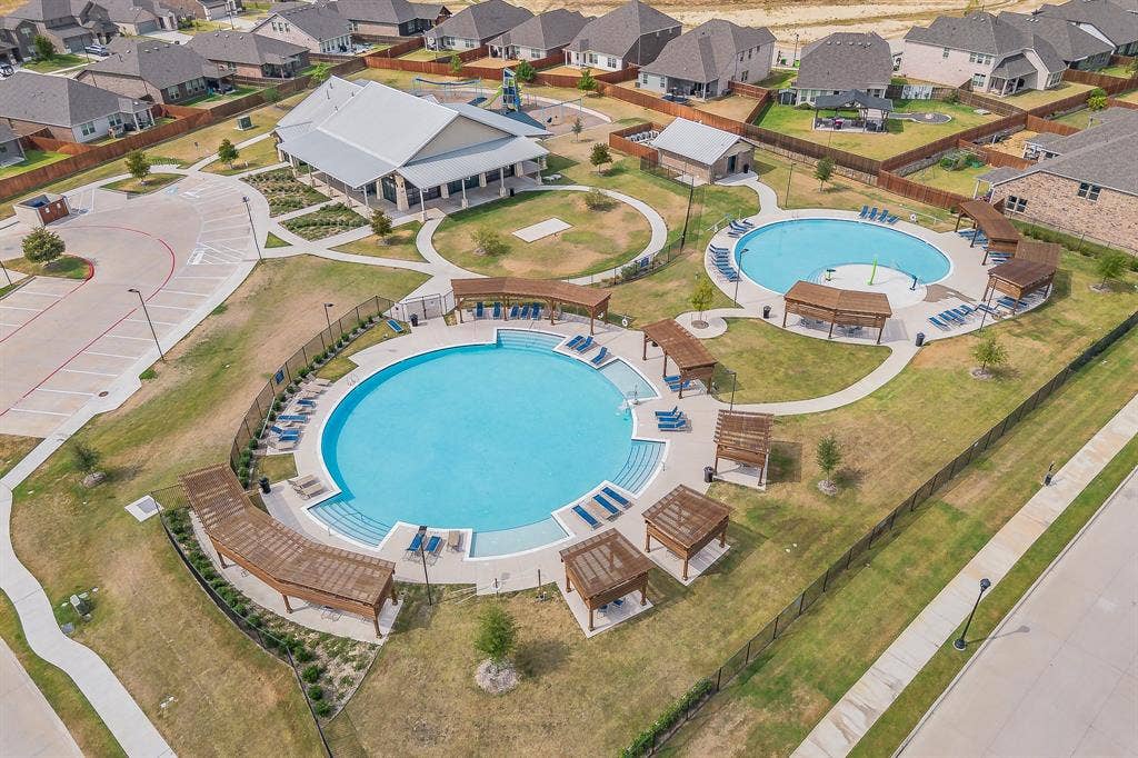 Community pool