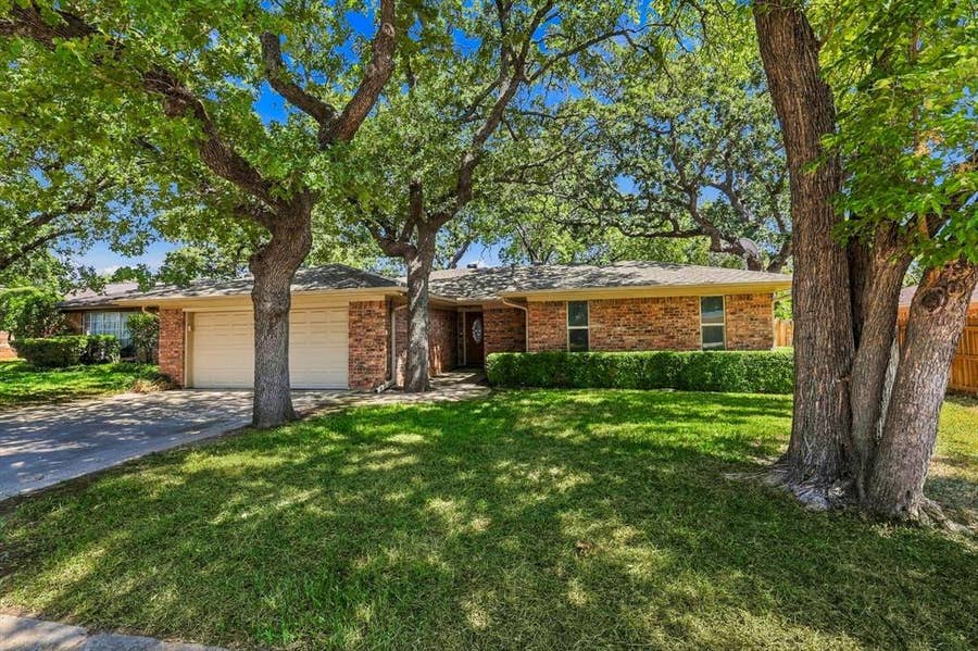 Property photo for 2724 Meadow Green, Bedford, TX