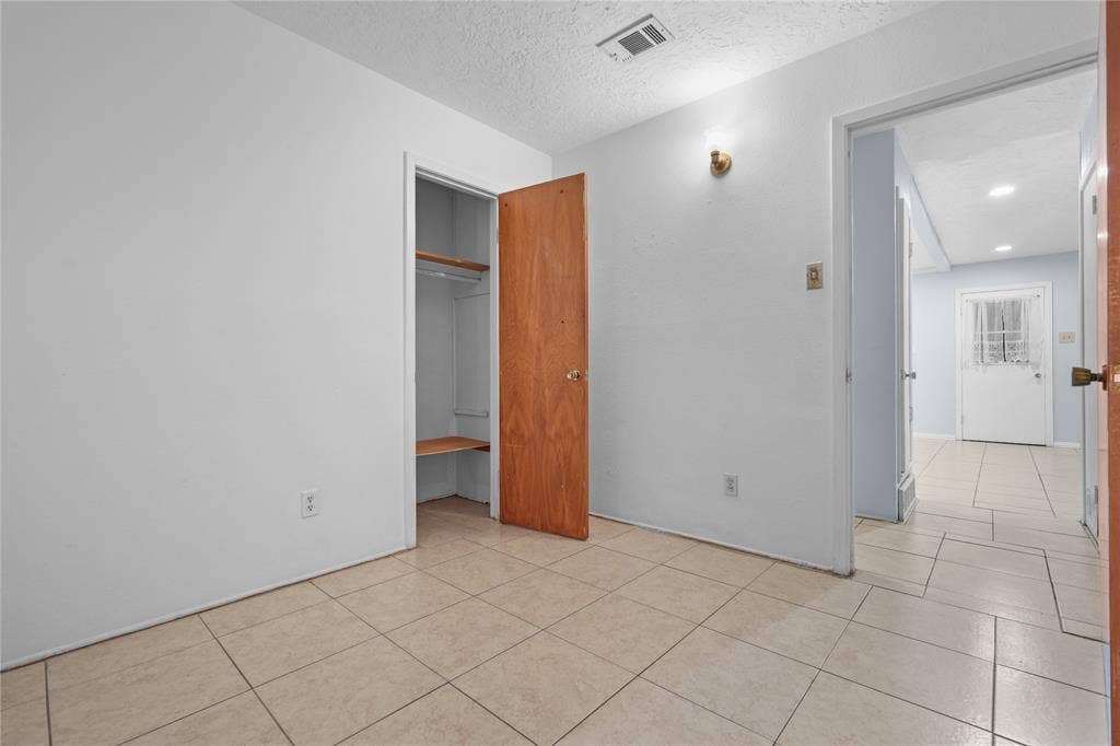 1809 Anderson Street, Irving, TX 75062 1809 Anderson Street, Irving, TX 75062