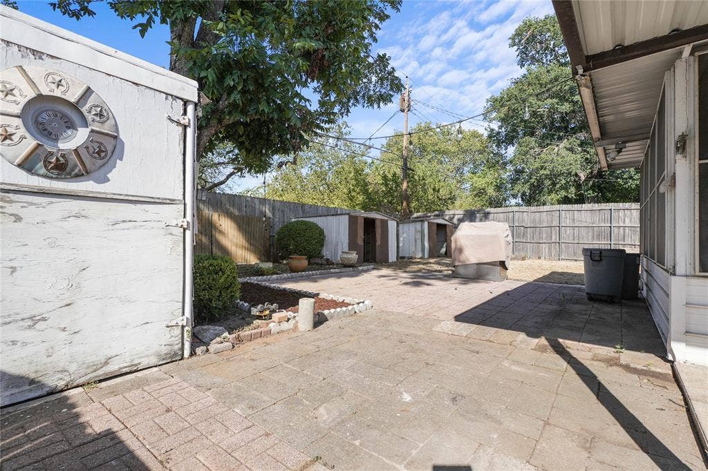 1809 Anderson Street, Irving, TX 75062 1809 Anderson Street, Irving, TX 75062