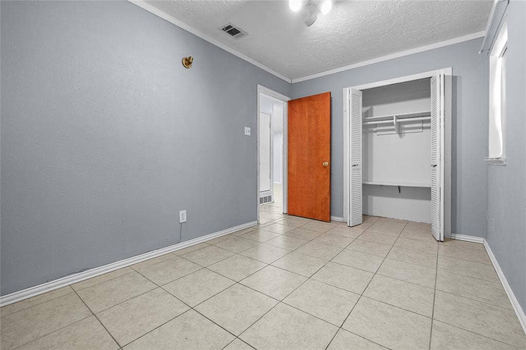 1809 Anderson Street, Irving, TX 75062 1809 Anderson Street, Irving, TX 75062