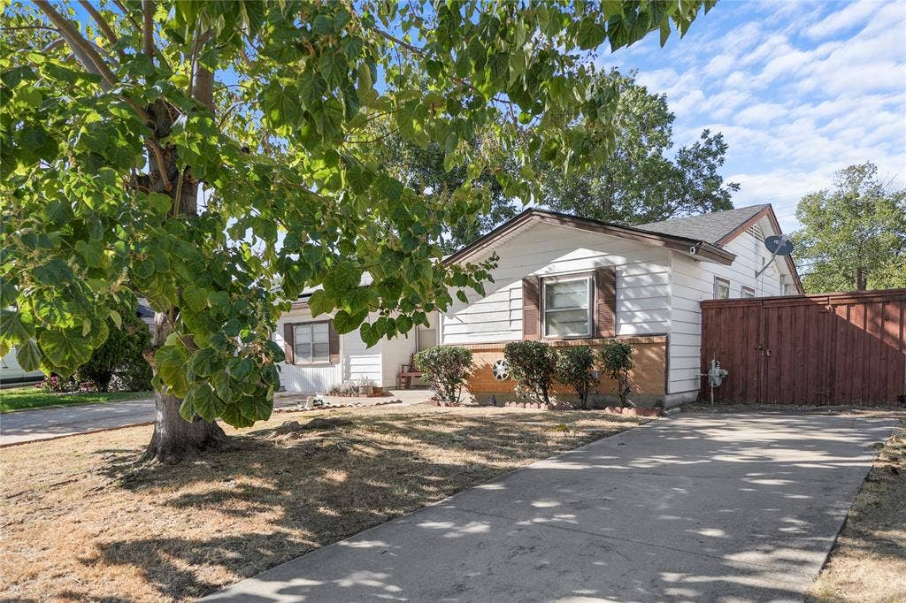 1809 Anderson Street, Irving, TX 75062 1809 Anderson Street, Irving, TX 75062