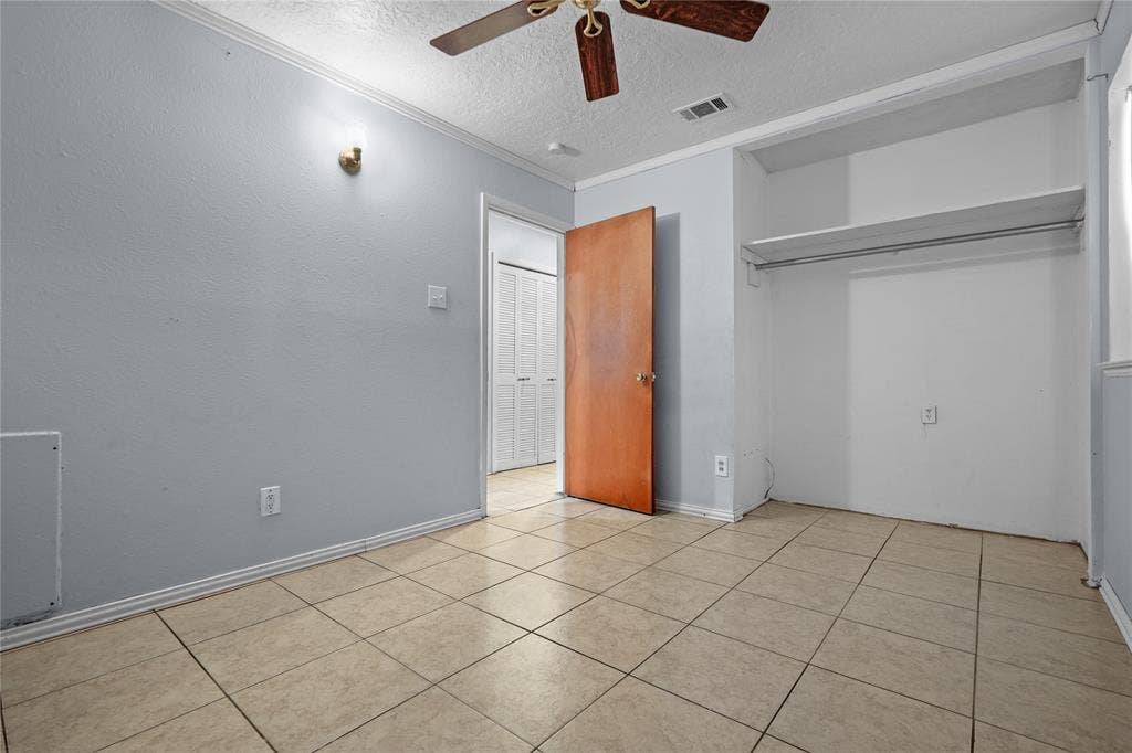 1809 Anderson Street, Irving, TX 75062 1809 Anderson Street, Irving, TX 75062