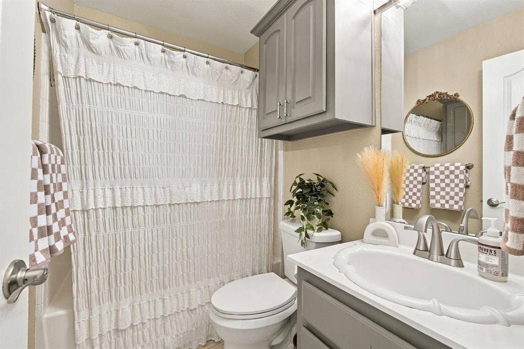 1639 Catherine Street, Midlothian, TX 76065 1639 Catherine Street, Midlothian, TX 76065