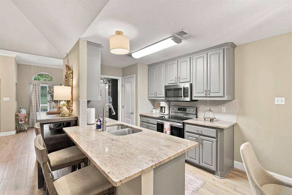 1639 Catherine Street, Midlothian, TX 76065 1639 Catherine Street, Midlothian, TX 76065