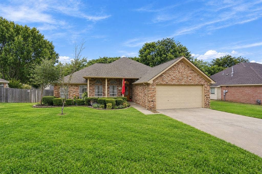 1639 Catherine Street, Midlothian, TX 76065 virtually edited