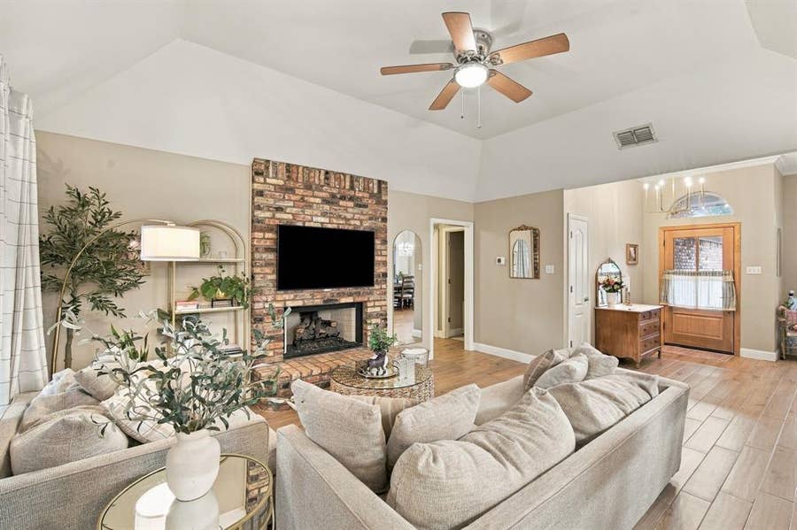Property photo for 1639 Catherine Street, Midlothian, TX