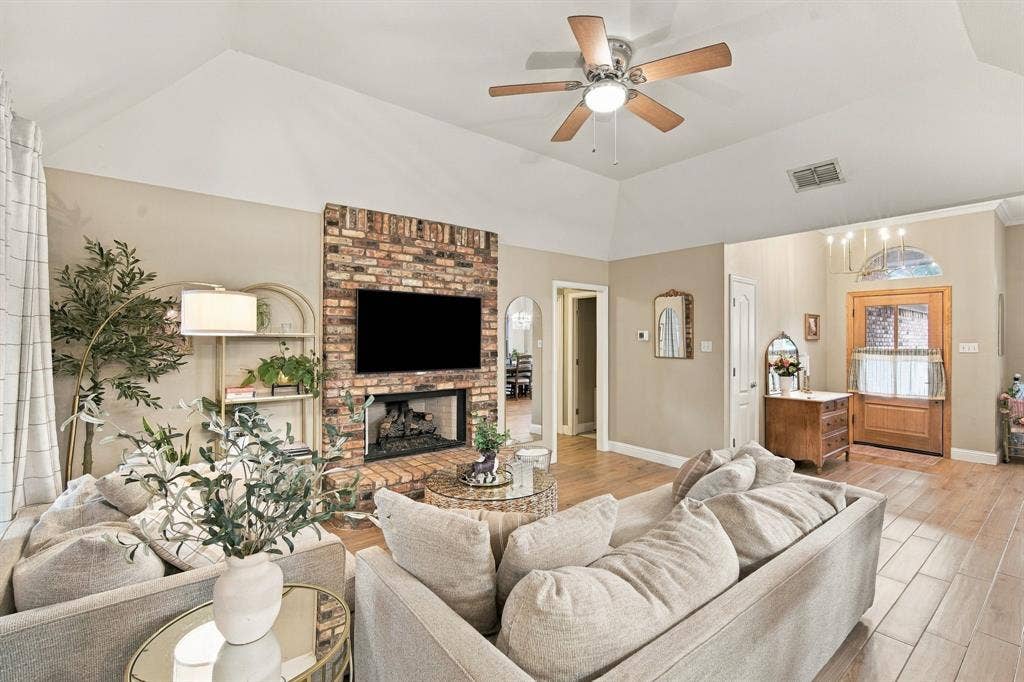 1639 Catherine Street, Midlothian, TX 76065 1639 Catherine Street, Midlothian, TX 76065