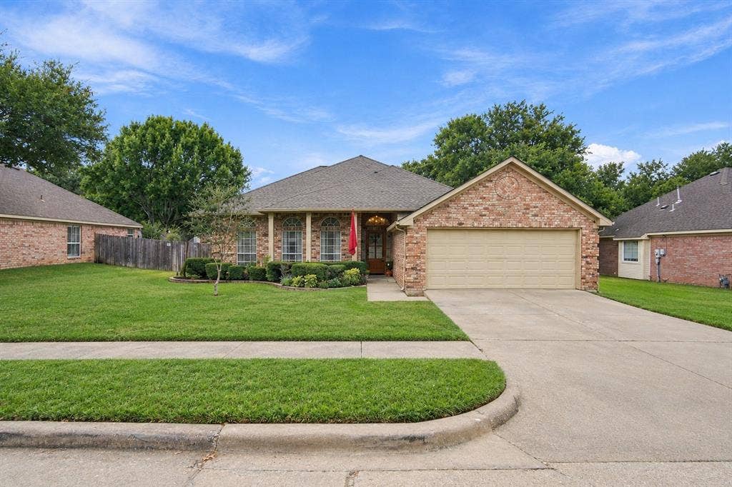 1639 Catherine Street, Midlothian, TX 76065 virtually edited