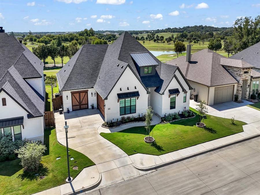 Property photo for 1217 Crown Valley Drive, Weatherford, TX