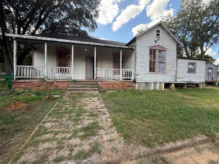 Property photo for 109 E Gooch Street, Palestine, TX