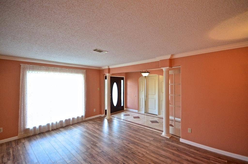 5951 Lattimer Drive, Houston, TX 77035 5951 Lattimer Drive, Houston, TX 77035