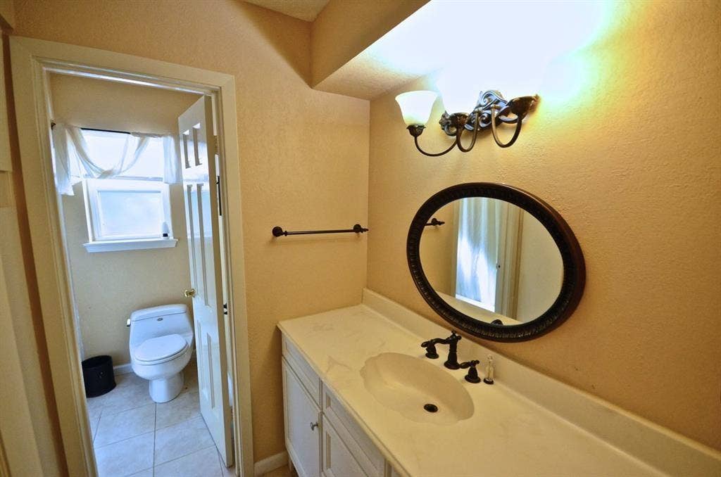 5951 Lattimer Drive, Houston, TX 77035 5951 Lattimer Drive, Houston, TX 77035