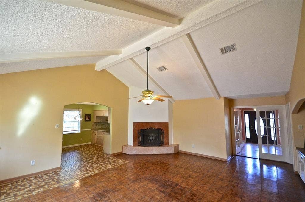 5951 Lattimer Drive, Houston, TX 77035 5951 Lattimer Drive, Houston, TX 77035