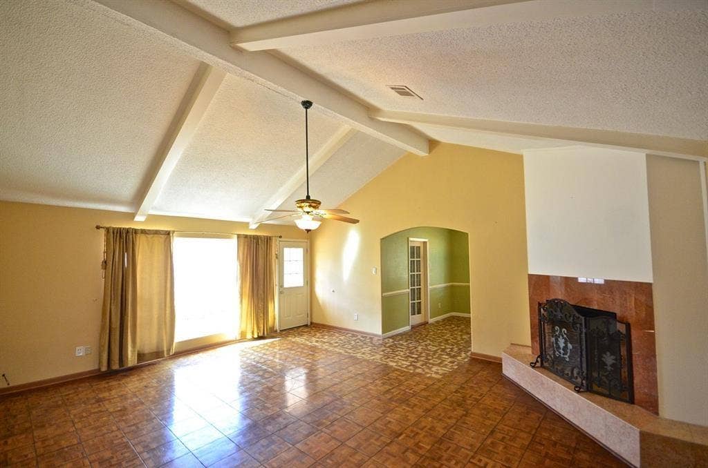 5951 Lattimer Drive, Houston, TX 77035 5951 Lattimer Drive, Houston, TX 77035