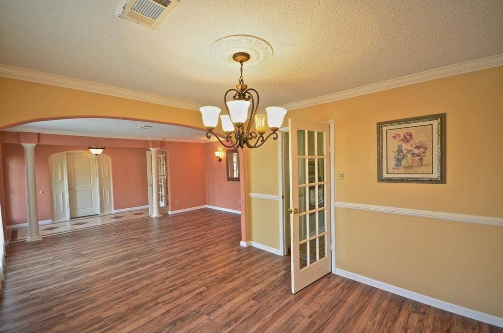 5951 Lattimer Drive, Houston, TX 77035 5951 Lattimer Drive, Houston, TX 77035