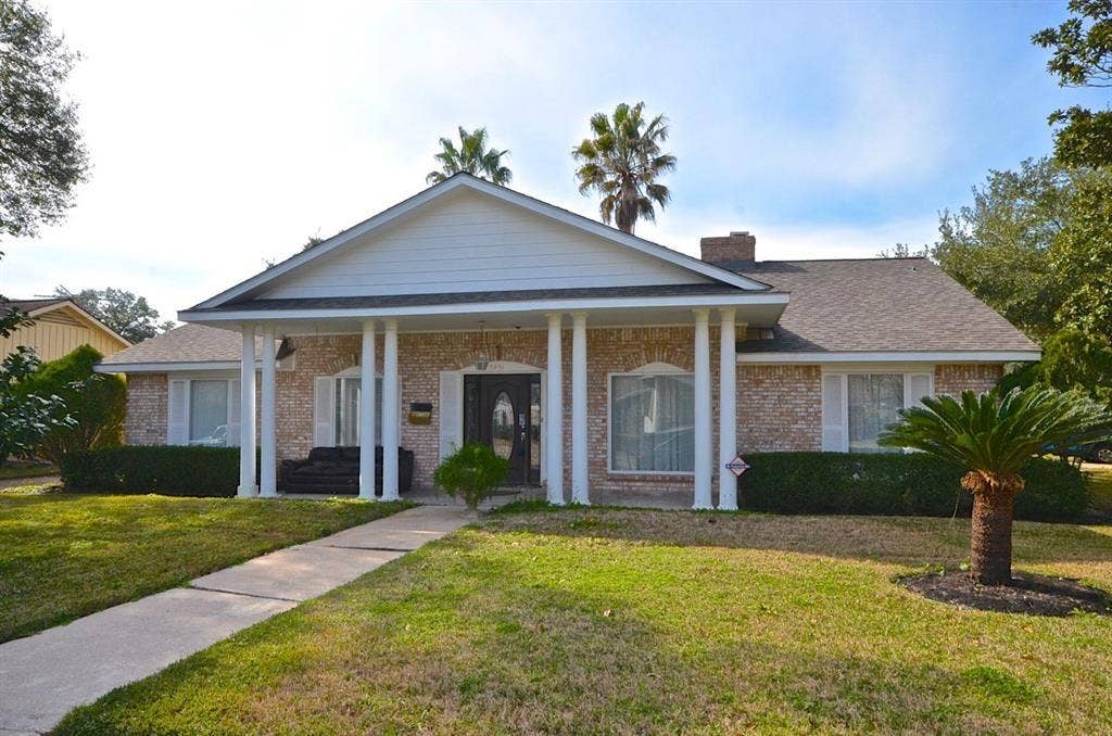 5951 Lattimer Drive, Houston, TX 77035 5951 Lattimer Drive, Houston, TX 77035