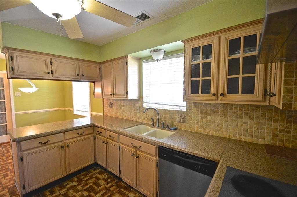 5951 Lattimer Drive, Houston, TX 77035 5951 Lattimer Drive, Houston, TX 77035