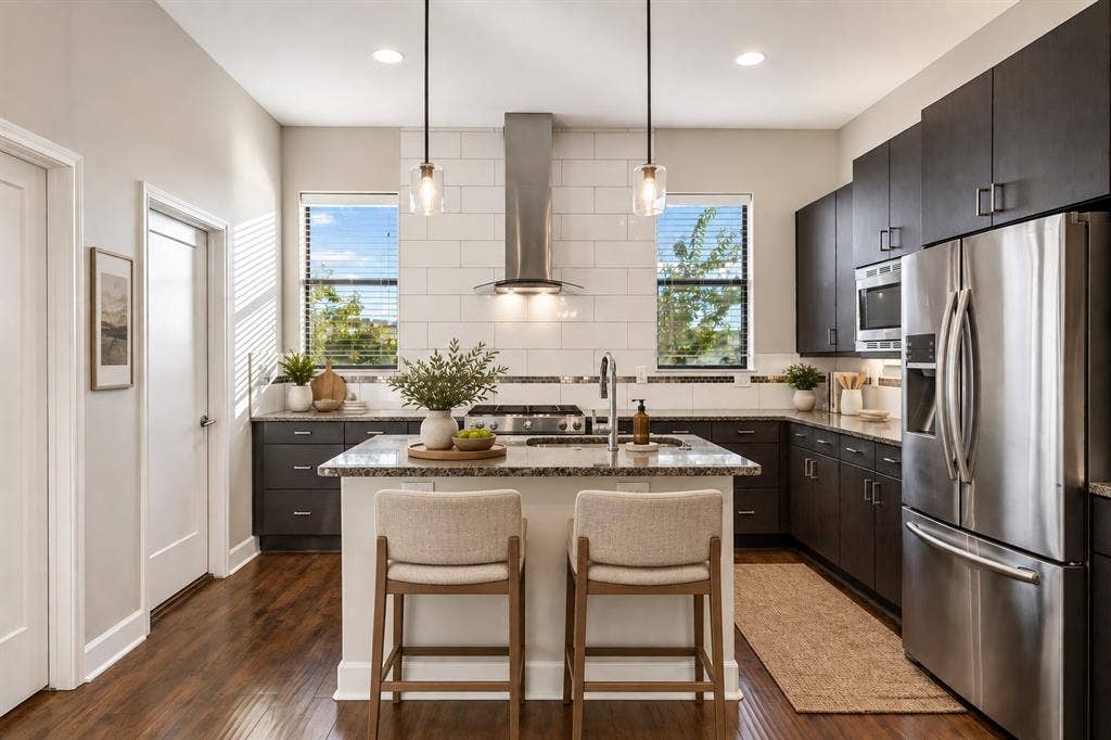 1801 Annex Avenue, #402, Dallas, TX 75204 Kitchen virtually staged