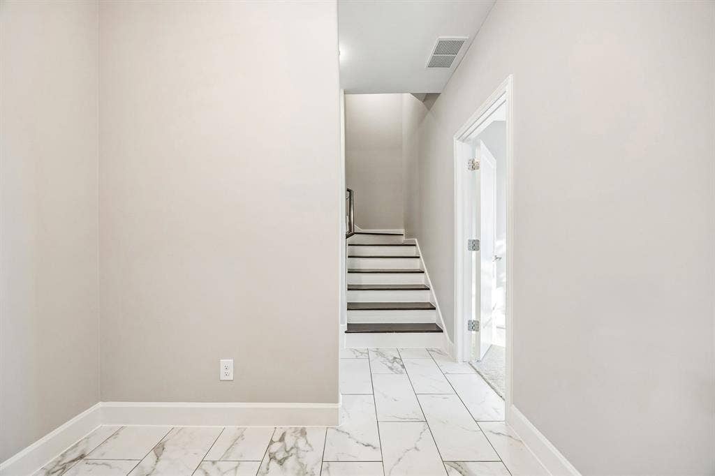 1801 Annex Avenue, #402, Dallas, TX 75204 1801 Annex Avenue, #402, Dallas, TX 75204