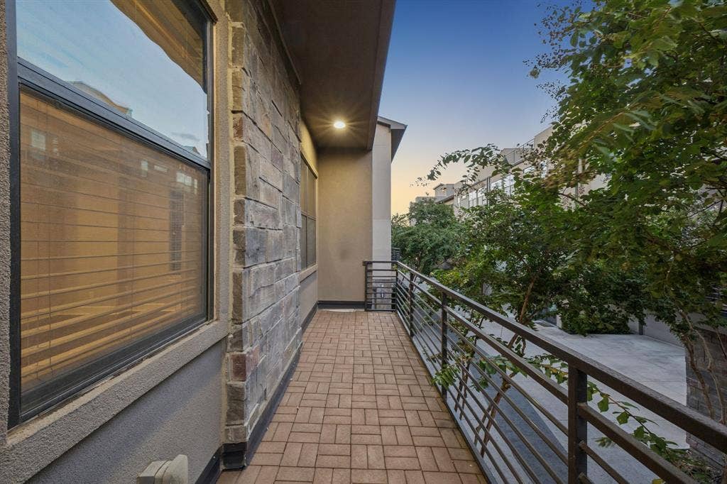 1801 Annex Avenue, #402, Dallas, TX 75204 Balcony off of main level
