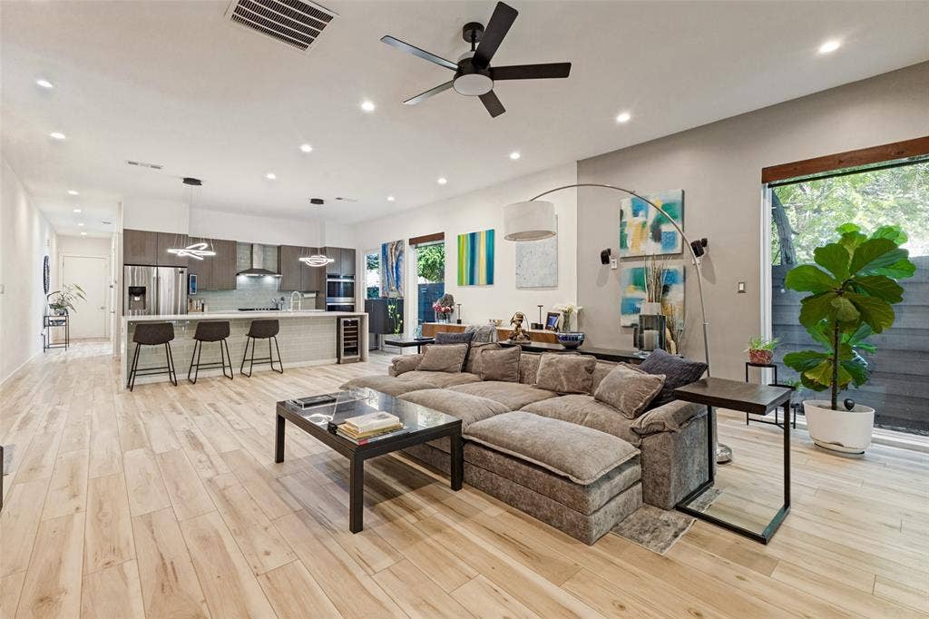 3912 Munger Avenue, Dallas, TX 75204 3912 Munger Avenue, Dallas, TX 75204