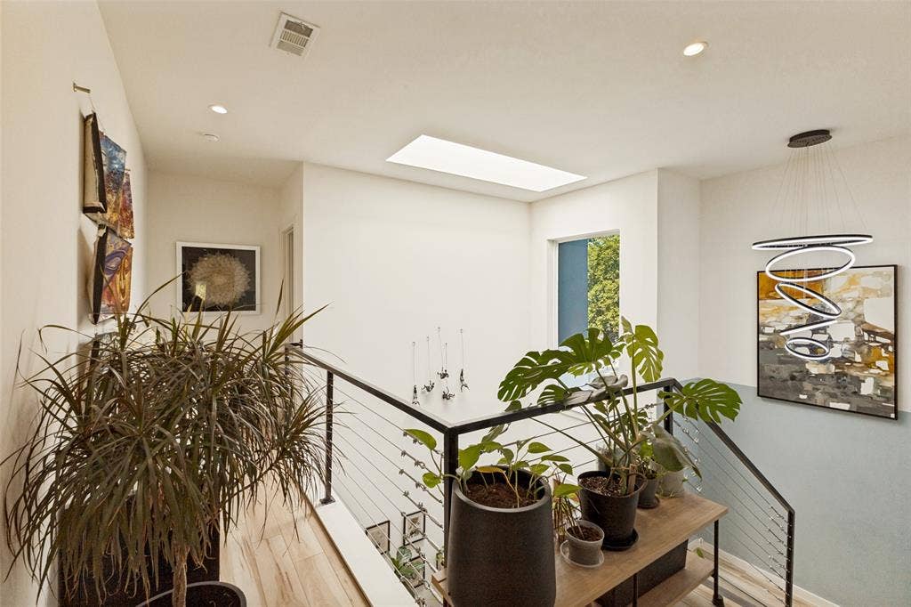 3912 Munger Avenue, Dallas, TX 75204 3912 Munger Avenue, Dallas, TX 75204