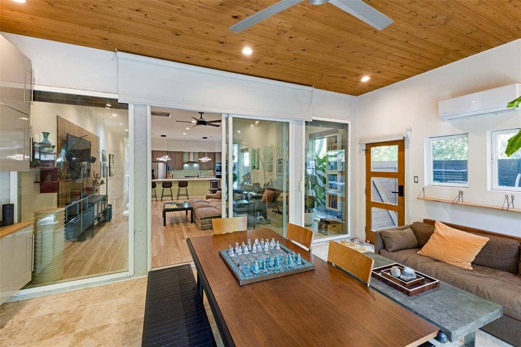 3912 Munger Avenue, Dallas, TX 75204 3912 Munger Avenue, Dallas, TX 75204