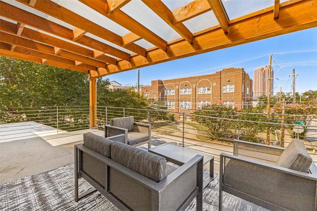 3912 Munger Avenue, Dallas, TX 75204 3912 Munger Avenue, Dallas, TX 75204
