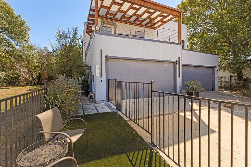 3912 Munger Avenue, Dallas, TX 75204 3912 Munger Avenue, Dallas, TX 75204
