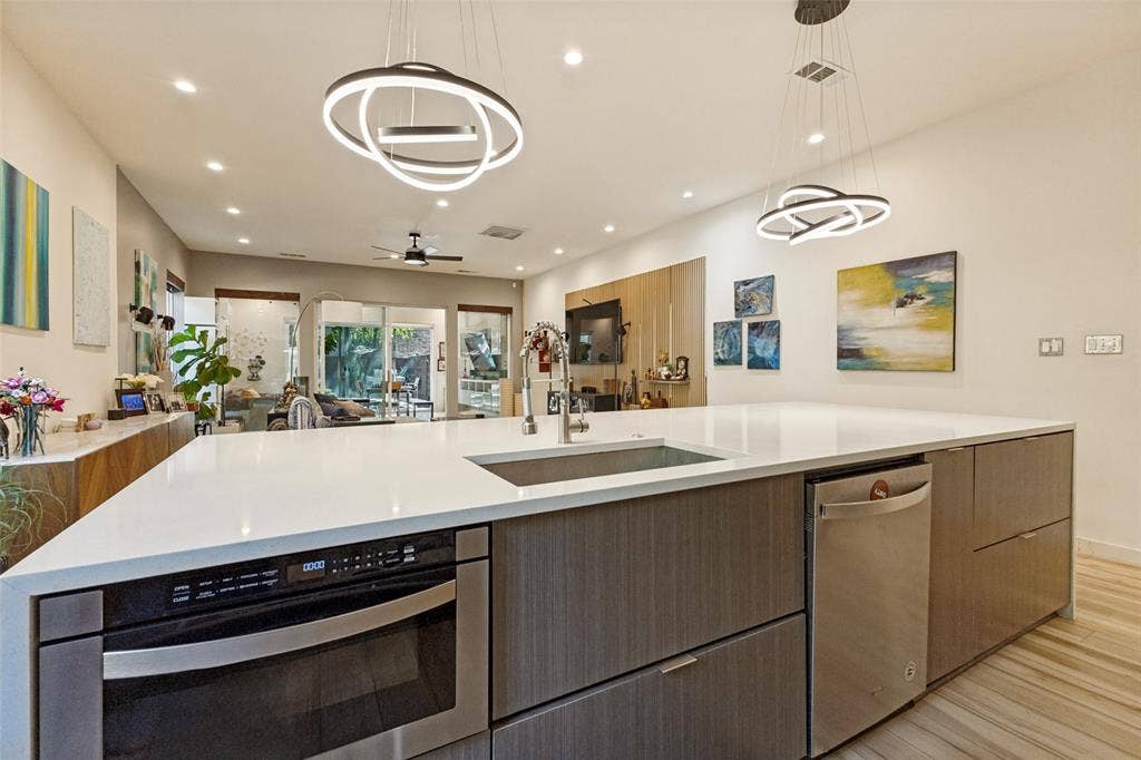 3912 Munger Avenue, Dallas, TX 75204 3912 Munger Avenue, Dallas, TX 75204