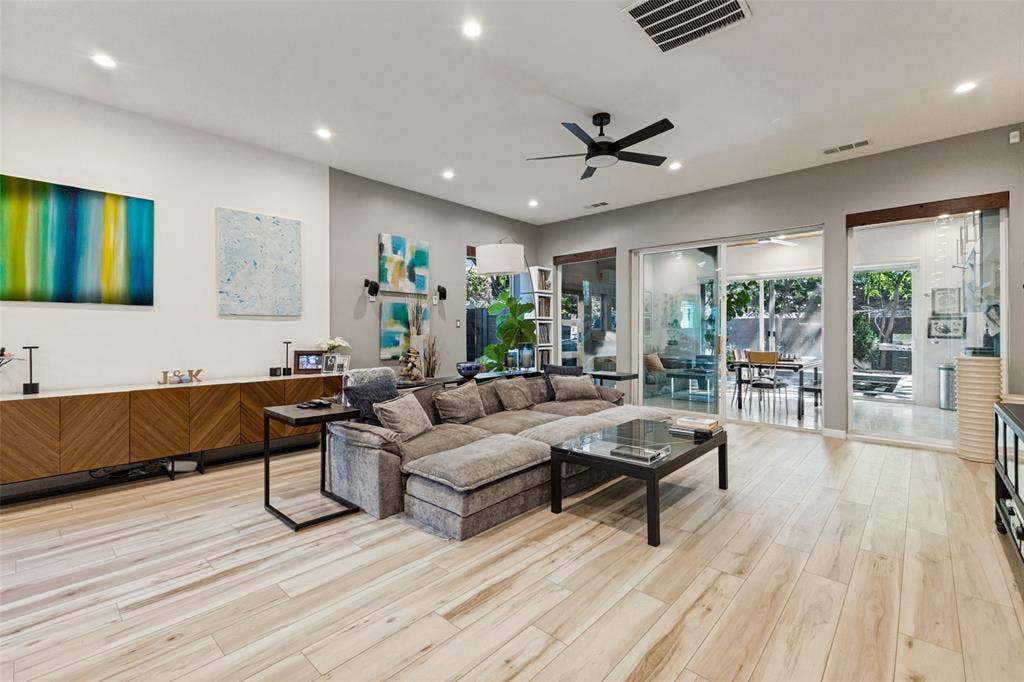 3912 Munger Avenue, Dallas, TX 75204 3912 Munger Avenue, Dallas, TX 75204