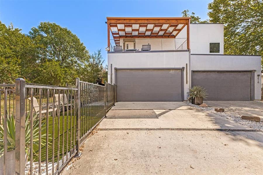 Property photo for 3912 Munger Avenue, Dallas, TX